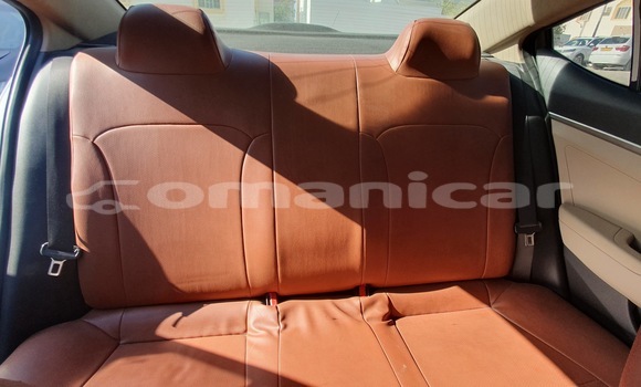 Buy Used Hyundai Elantra Silver Car in Wadi Al Kabir in Masqat Buy Used Hyundai Elantra Silver Car in Wadi Al Kabir in Masqat