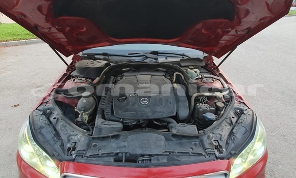 Buy Used Mercedes-Benz E–Class Red Car in Wadi Al Kabir in Masqat Buy Used Mercedes-Benz E–Class Red Car in Wadi Al Kabir in Masqat