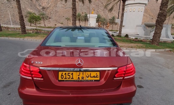 Buy Used Mercedes-Benz E–Class Red Car in Wadi Al Kabir in Masqat Buy Used Mercedes-Benz E–Class Red Car in Wadi Al Kabir in Masqat