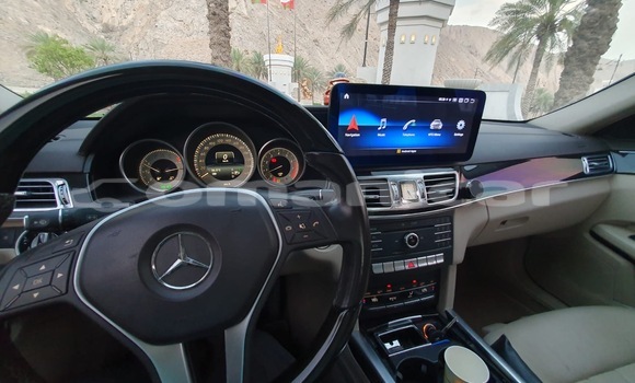 Buy Used Mercedes-Benz E–Class Red Car in Wadi Al Kabir in Masqat Buy Used Mercedes-Benz E–Class Red Car in Wadi Al Kabir in Masqat
