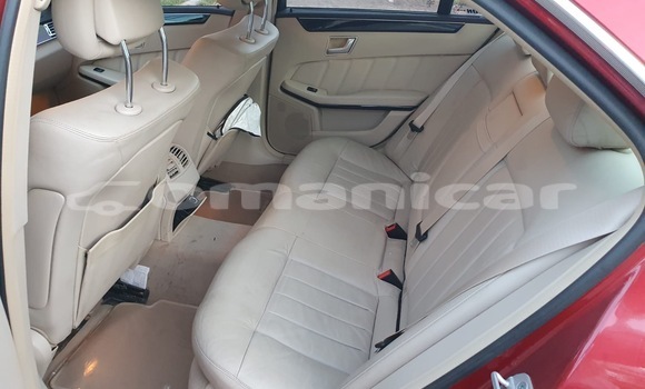 Buy Used Mercedes-Benz E–Class Red Car in Wadi Al Kabir in Masqat Buy Used Mercedes-Benz E–Class Red Car in Wadi Al Kabir in Masqat