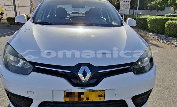Buy Used Renault Fluence White Car in Madinat Qabus in Masqat