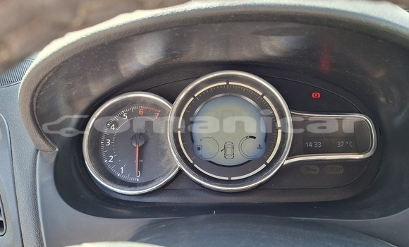 Buy Used Renault Fluence White Car in Madinat Qabus in Masqat Buy Used Renault Fluence White Car in Madinat Qabus in Masqat