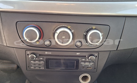 Buy Used Renault Fluence White Car in Madinat Qabus in Masqat Buy Used Renault Fluence White Car in Madinat Qabus in Masqat