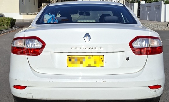 Buy Used Renault Fluence White Car in Madinat Qabus in Masqat Buy Used Renault Fluence White Car in Madinat Qabus in Masqat