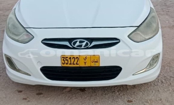 Buy Used Hyundai Accent White Car in Sur in ash-Sharqiyah Buy Used Hyundai Accent White Car in Sur in ash-Sharqiyah