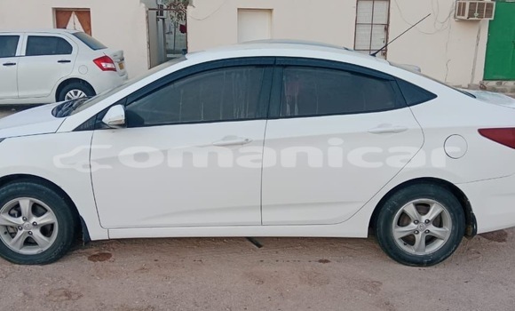 Buy Used Hyundai Accent White Car in Sur in ash-Sharqiyah Buy Used Hyundai Accent White Car in Sur in ash-Sharqiyah