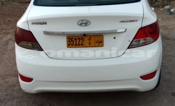 Buy Used Hyundai Accent White Car in Sur in ash-Sharqiyah Buy Used Hyundai Accent White Car in Sur in ash-Sharqiyah