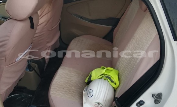 Buy Used Hyundai Accent White Car in Sur in ash-Sharqiyah Buy Used Hyundai Accent White Car in Sur in ash-Sharqiyah