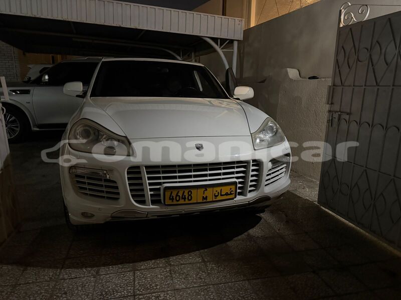 Big with watermark porsche cayenne masqat muscat 7577