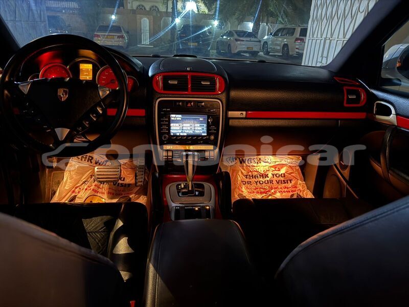 Big with watermark porsche cayenne masqat muscat 7577