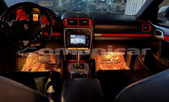 Buy Used Porsche Cayenne White Car in Muscat in Masqat Buy Used Porsche Cayenne White Car in Muscat in Masqat