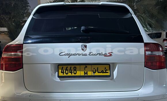 Buy Used Porsche Cayenne White Car in Muscat in Masqat Buy Used Porsche Cayenne White Car in Muscat in Masqat