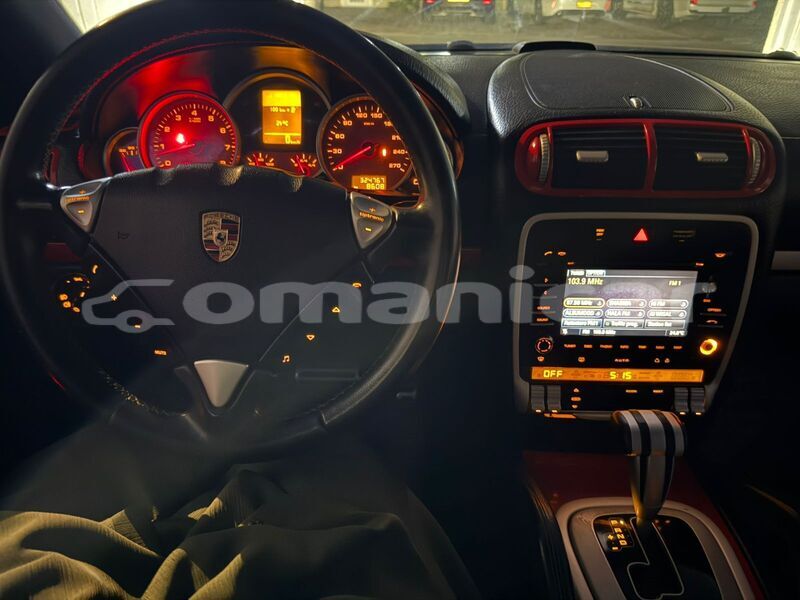 Big with watermark porsche cayenne masqat muscat 7577