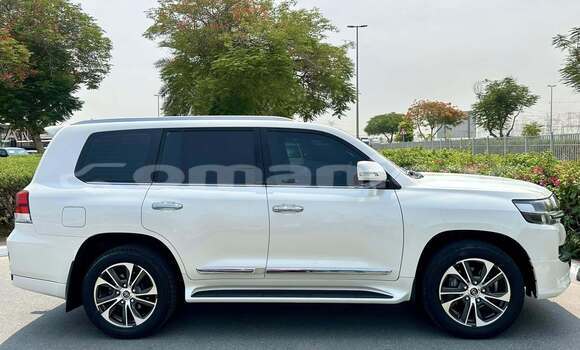 Buy Used Toyota Land Cruiser White Car in Masqat in Masqat Buy Used Toyota Land Cruiser White Car in Masqat in Masqat