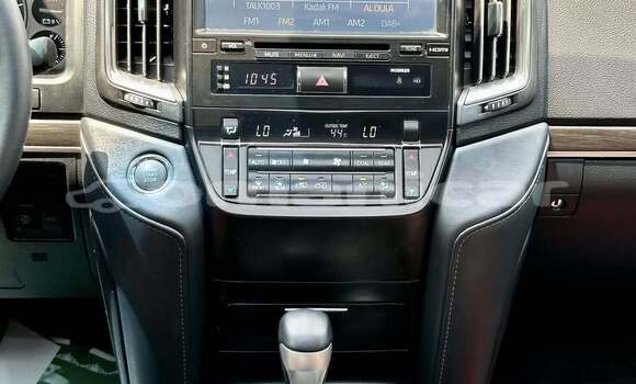 Buy Used Toyota Land Cruiser White Car in Masqat in Masqat Buy Used Toyota Land Cruiser White Car in Masqat in Masqat