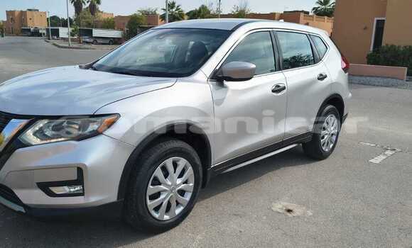 Buy Used Nissan Rogue Silver Car in al–Masna'ah in al-Batinah Buy Used Nissan Rogue Silver Car in al–Masna'ah in al-Batinah