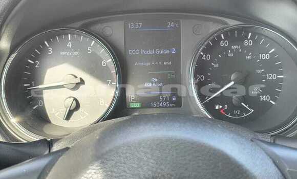 Buy Used Nissan Rogue Silver Car in al–Masna'ah in al-Batinah Buy Used Nissan Rogue Silver Car in al–Masna'ah in al-Batinah