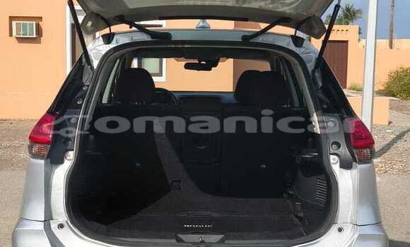 Buy Used Nissan Rogue Silver Car in al–Masna'ah in al-Batinah Buy Used Nissan Rogue Silver Car in al–Masna'ah in al-Batinah