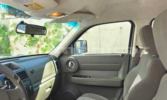 Buy Used Dodge Nitro White Car in Muscat in Masqat Buy Used Dodge Nitro White Car in Muscat in Masqat