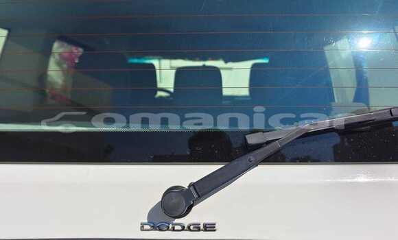 Buy Used Dodge Nitro White Car in Muscat in Masqat Buy Used Dodge Nitro White Car in Muscat in Masqat