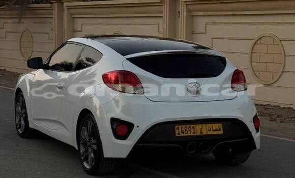 Buy Used Hyundai Veloster White Car in ar–Rustaq in al-Batinah Buy Used Hyundai Veloster White Car in ar–Rustaq in al-Batinah