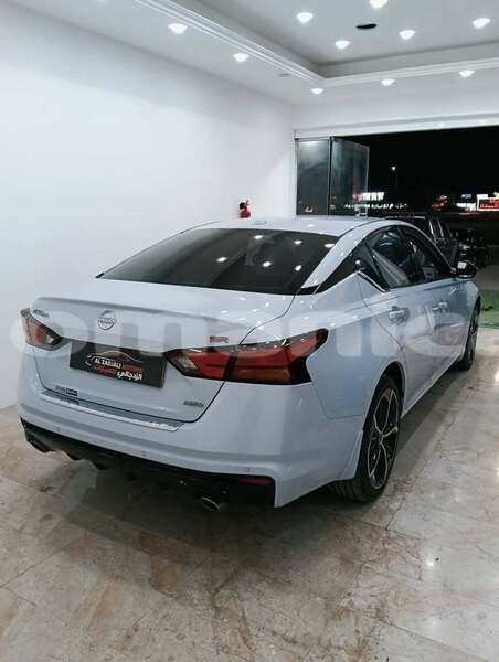 Big with watermark nissan altima masqat as sib 7632