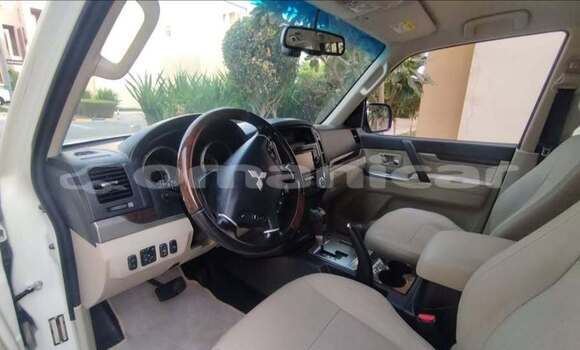 Buy Used Mitsubishi Pajero White Car in ar–Rustaq in al-Batinah Buy Used Mitsubishi Pajero White Car in ar–Rustaq in al-Batinah