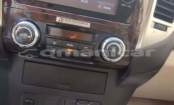 Buy Used Mitsubishi Pajero White Car in ar–Rustaq in al-Batinah Buy Used Mitsubishi Pajero White Car in ar–Rustaq in al-Batinah