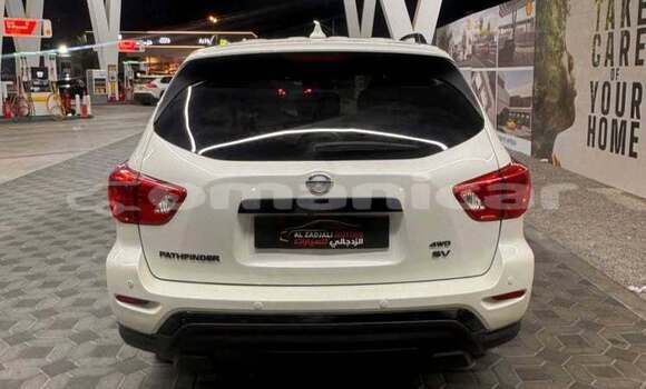 Buy Used Nissan Pathfinder White Car in al–Mudaybi in ash-Sharqiyah Buy Used Nissan Pathfinder White Car in al–Mudaybi in ash-Sharqiyah