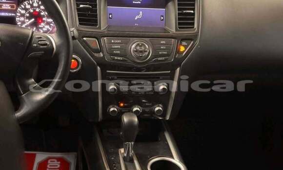 Buy Used Nissan Pathfinder White Car in al–Mudaybi in ash-Sharqiyah Buy Used Nissan Pathfinder White Car in al–Mudaybi in ash-Sharqiyah