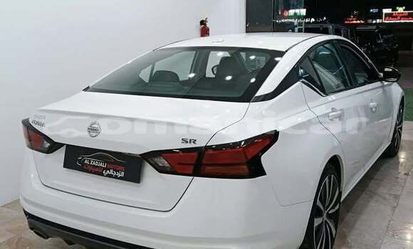 Buy Used Nissan Altima White Car in al–Masna'ah in al-Batinah Buy Used Nissan Altima White Car in al–Masna'ah in al-Batinah