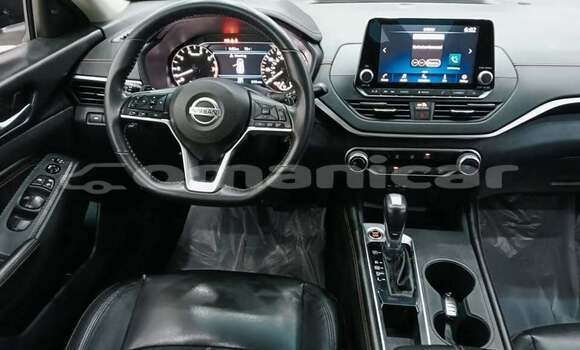 Buy Used Nissan Altima White Car in al–Masna'ah in al-Batinah Buy Used Nissan Altima White Car in al–Masna'ah in al-Batinah