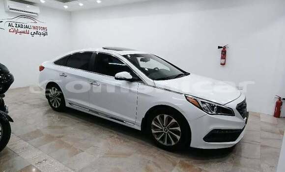 Buy Used Hyundai Sonata White Car in Al khuwair in al-Batinah Buy Used Hyundai Sonata White Car in Al khuwair in al-Batinah