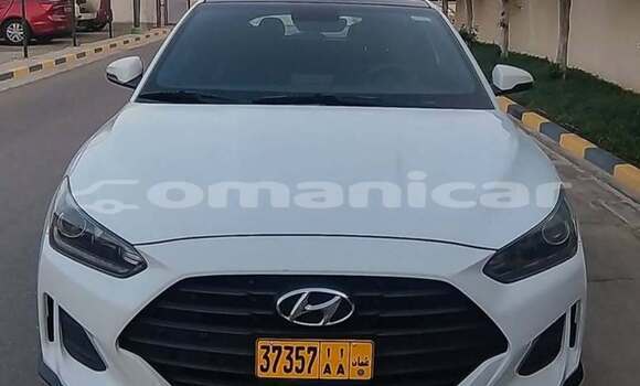 Buy Used Hyundai Veloster White Car in al–Masna'ah in al-Batinah Buy Used Hyundai Veloster White Car in al–Masna'ah in al-Batinah