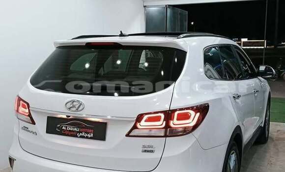 Buy Used Hyundai Santa Fe White Car in al–Mudaybi in ash-Sharqiyah Buy Used Hyundai Santa Fe White Car in al–Mudaybi in ash-Sharqiyah