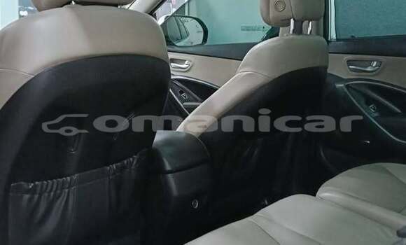 Buy Used Hyundai Santa Fe White Car in al–Mudaybi in ash-Sharqiyah Buy Used Hyundai Santa Fe White Car in al–Mudaybi in ash-Sharqiyah