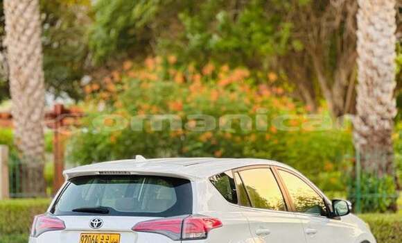 Buy Used Toyota RAV4 White Car in al–Masna'ah in al-Batinah Buy Used Toyota RAV4 White Car in al–Masna'ah in al-Batinah