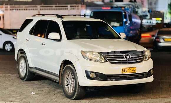 Buy Used Toyota Fortuner White Car in al–Khaburah in al-Batinah Buy Used Toyota Fortuner White Car in al–Khaburah in al-Batinah