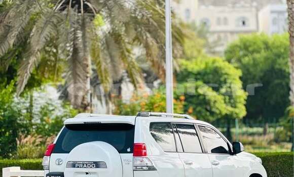 Buy Used Toyota Prado White Car in Azaiba in Masqat Buy Used Toyota Prado White Car in Azaiba in Masqat