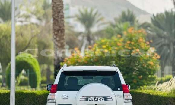 Buy Used Toyota Prado White Car in Azaiba in Masqat Buy Used Toyota Prado White Car in Azaiba in Masqat