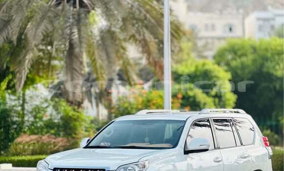 Buy Used Toyota Prado White Car in Azaiba in Masqat Buy Used Toyota Prado White Car in Azaiba in Masqat