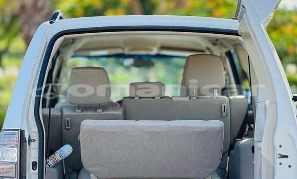 Buy Used Mitsubishi Pajero White Car in Azaiba in Masqat Buy Used Mitsubishi Pajero White Car in Azaiba in Masqat