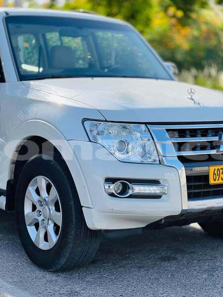 Big with watermark mitsubishi pajero masqat azaiba 7670