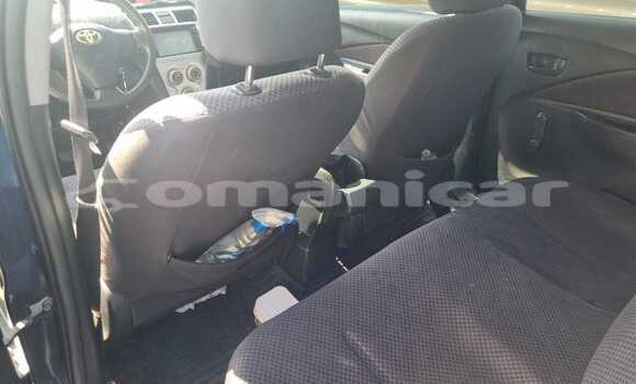 Buy Used Toyota Yaris Blue Car in Muscat in Masqat