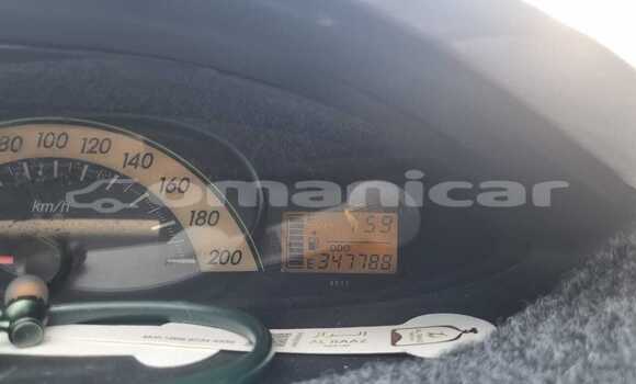 Buy Used Toyota Yaris Blue Car in Muscat in Masqat Buy Used Toyota Yaris Blue Car in Muscat in Masqat