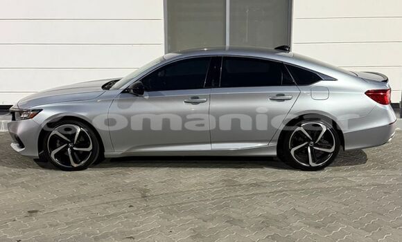 Buy Used Honda Accord Silver Car in Saham in al-Batinah