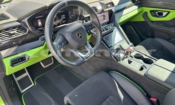 Buy Used Lamborghini Urus Green Car in Masqat in Masqat Buy Used Lamborghini Urus Green Car in Masqat in Masqat