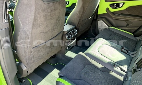 Buy Used Lamborghini Urus Green Car in Masqat in Masqat Buy Used Lamborghini Urus Green Car in Masqat in Masqat