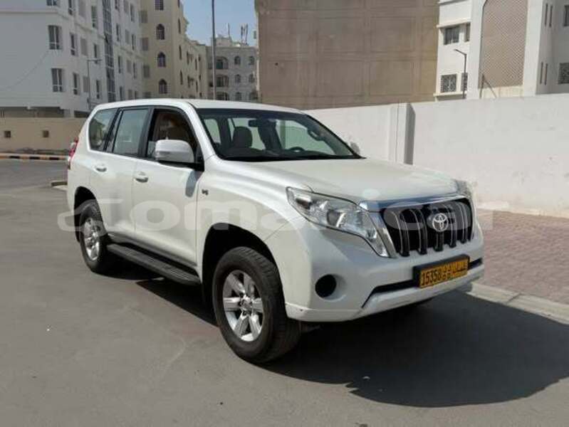 Big with watermark toyota prado al batinah al khaburah 7689